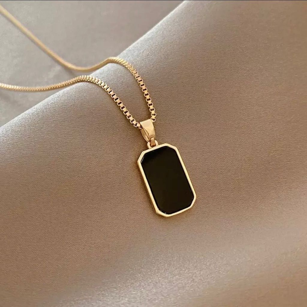 Pendant Necklace